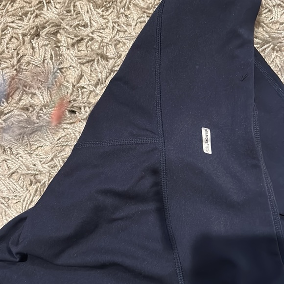 Fitted crop leggings for sale! - Picture 3 of 3